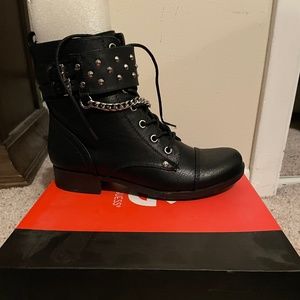 Guess boots